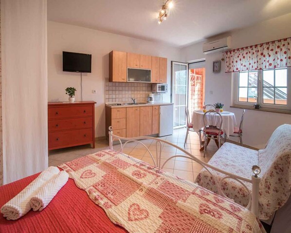 living/bedroom