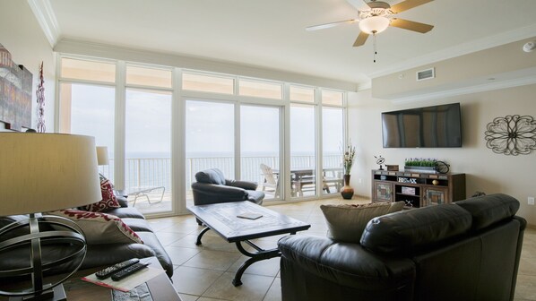 Phoenix Orange Beach 2104 Living room