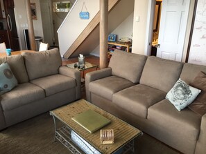 New sofa sleeper (2017) with memory foam mattress!