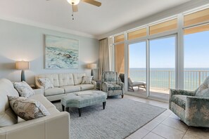 Phoenix Orange Beach 602 Living room