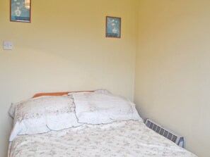 Double bedroom | Solent View, Freshwater