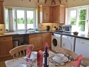 Kitchen/diner | Hawthorne Cottage, Preston, Canterbury