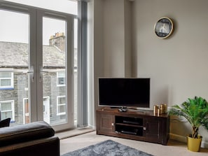 Open plan living space | Club Cottage, Bowness-on-Windermere