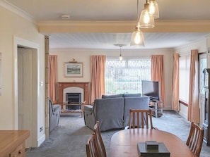 Living room/dining room | Garry Cottage, Pitlochry