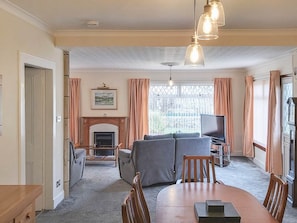 Living room/dining room | Garry Cottage, Pitlochry