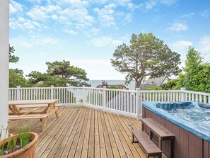 Hot tub | The Cottage, St Margarets Bay, Dover