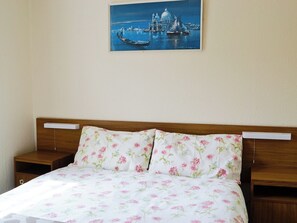 Double bedroom | Manor Park - Lochnagar, Skelmorlie, by Largs
