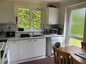 Kitchen/diner | Pencarrow - Rosecraddoc Holiday Village, Liskeard