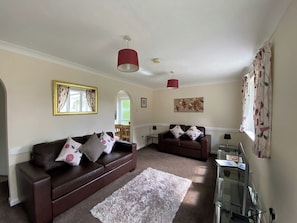 Living room | Pencarrow - Rosecraddoc Holiday Village, Liskeard