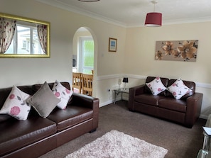Living room | Pencarrow - Rosecraddoc Holiday Village, Liskeard