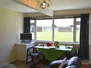 Open plan living/dining room/kitchen | Sandy Den, Scratby, nr. Hemsby