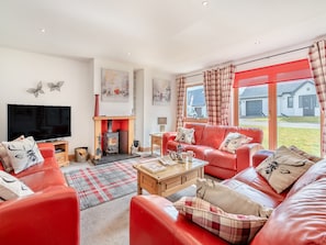 Lovely and bright, spacious living area | Croftside House - Allt Mor Cottages, Aviemore