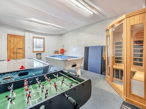 Games room with pool and table tennis plus sauna | Croftside House - Allt Mor Cottages, Aviemore