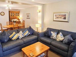 Living room/dining room | Joan&rsquo;s Cottage, Seldom Seen near Thornthwaite