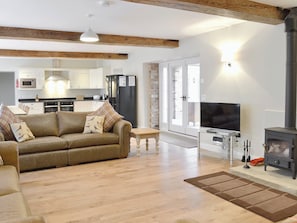 Open plan living/dining room/kitchen | Ash Farm Barns - Wagonner’s Barn, North Willingham, nr. Market Rasen