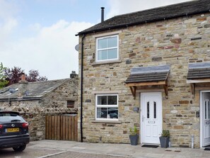 Attractive stone-built holiday home | Cuckoo Hill View, Reeth, near Richmond