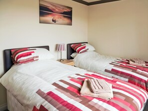 Twin bedroom | Firth Lodge, Southerness