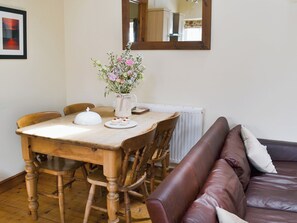 Quaint dining area | Guillemot Cottage - Manor Farm Cottages, Buckton, near Flamborough