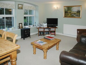 Living room/dining room | Chapelfield Cottage, near Rosthwaite