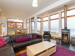 Living room | Seascape, Carbost