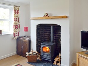 Living room/dining room | Chorlton Moss Cottage, Baldwins Gate, nr. Newcastle-under-Lyme