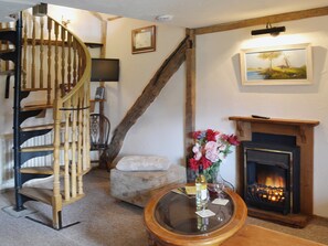 Open plan living/dining room/kitchen | Byre Cottages - Byre Cottage, Stelling Minnis, nr. Canterbury