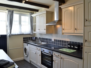 Kitchen | Cobblers Cottage, Port Isaac