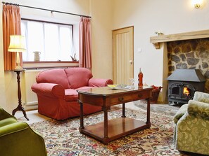 Living room | Ffynnon Rhosfa Farm Cottages - Violet Cottage, Llannon, nr. Llanelli