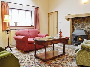 Living room | Ffynnon Rhosfa Farm Cottages - Violet Cottage, Llannon, nr. Llanelli