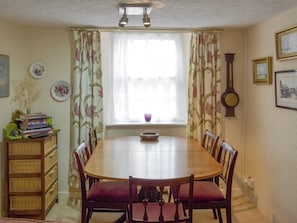Spacious dining area | Pebbles, Lympstone, near Exmouth