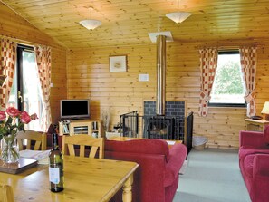 Open plan living/dining room/kitchen | Larch Cottage, Glenisla