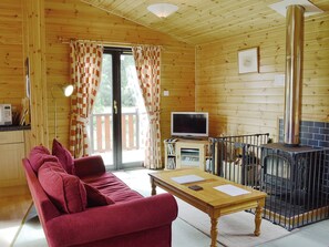 Open plan living/dining room/kitchen | Larch Cottage, Glenisla