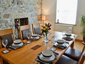 Dining room | Ty Capel Gosen, Trefor, nr. Caernarfon