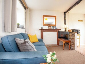 Living room | Byre - Summercourt Cottages, Looe