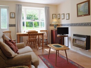 Living room/dining room | Mallards, Wells-next-the-Sea