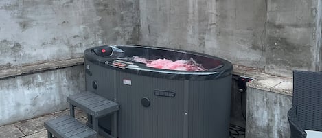 Bain à remous extérieur