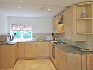 Open plan living/dining room/kitchen | Winhill Cottage, Bamford