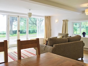 Open plan living/dining room/kitchen | Winhill Cottage, Bamford