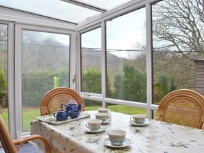 Conservatory | Erw Goed Hen Feudy, Arthog, nr. Dolgellau