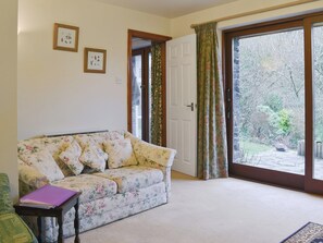 Living room | Erw Goed Hen Feudy, Arthog, nr. Dolgellau