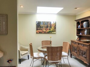 Dining Area | Capelrig Cottage, Balfron, near Drymen Loch Lomond & The Trossachs