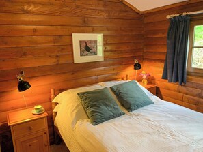 Double bedroom | Squirrel View, Newtonmore