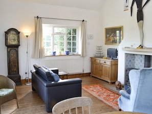 Welcoming living area | Malthouse Barn, Elmsted, near Canterbury