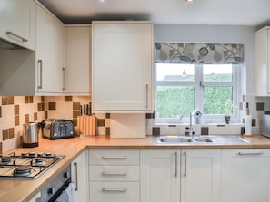 Kitchen | Crab Cottage - Coastal Cottages, Sutton-on-Sea, near Mablethorpe