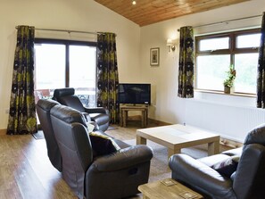 Open plan living/dining room/kitchen | Faulkers Lakes - Hawthorn Lodge, Burgh le Marsh, nr. Skegness