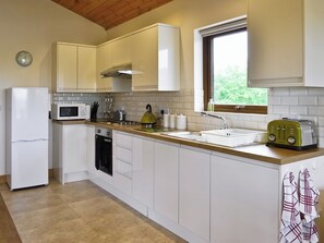 Open plan living/dining room/kitchen | Faulkers Lakes - Hawthorn Lodge, Burgh le Marsh, nr. Skegness