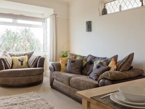 Living room | Moorings Apartments - Moorings, Torquay