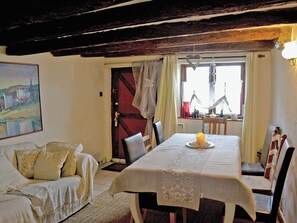 Living room/dining room | The Hideaway Cottage, Gloucester