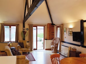 Large living area with high ceilings | Church Farm Studio, Surlingham
