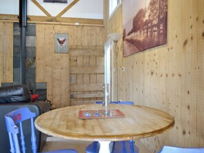 Stylish dining area | The Waggon House - Milton End Farm Barns, Arlingham, near Frampton-on-Severn